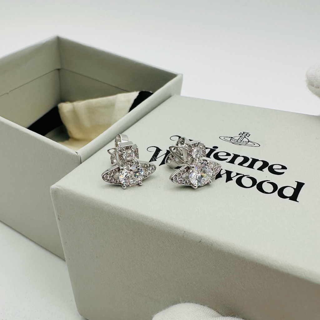 Vivienne Westwood Diamond Stud Earrings 137$